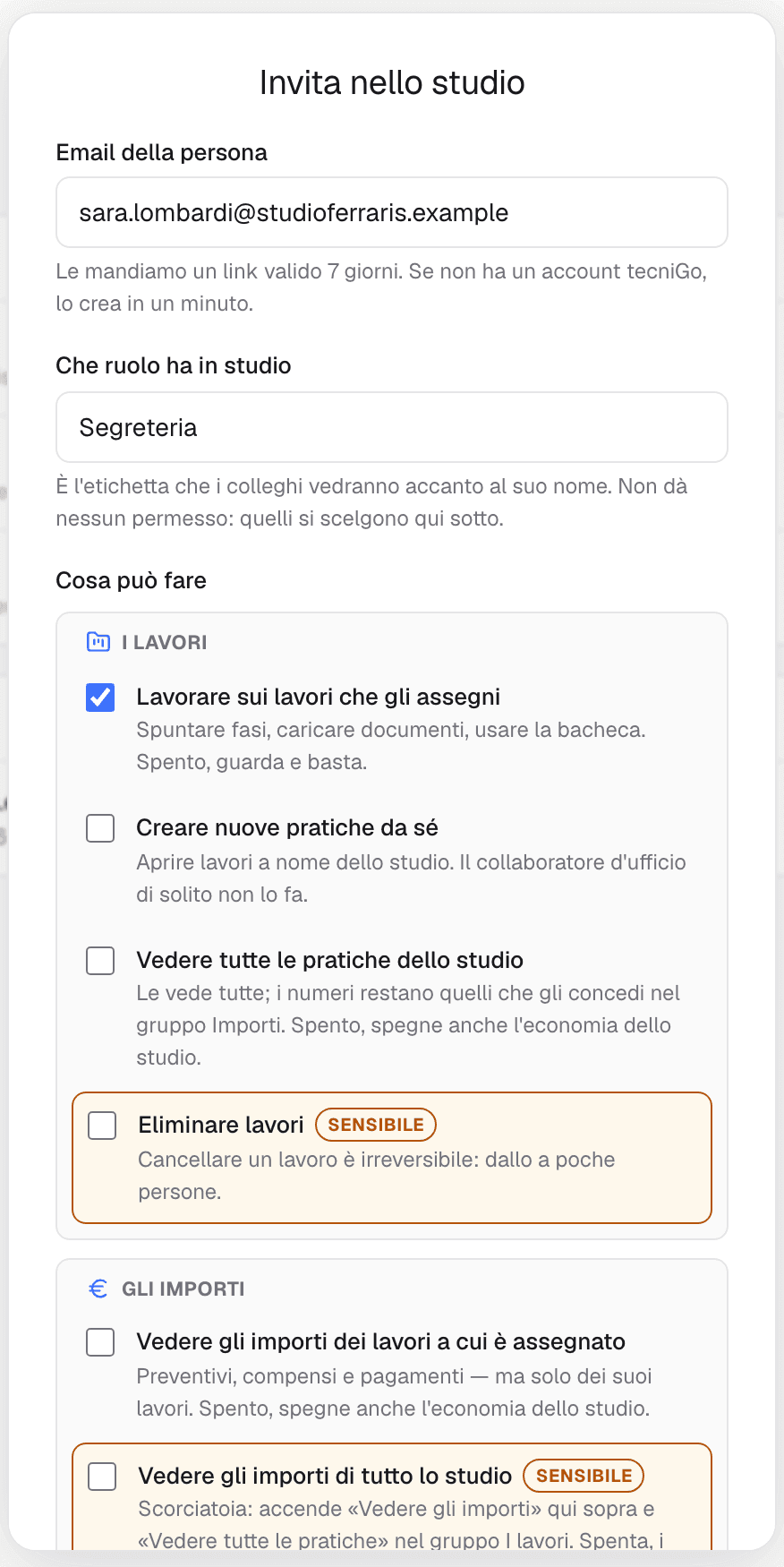 Finestra Invita nello studio con l'email del collaboratore, il ruolo in studio e i permessi da concedere