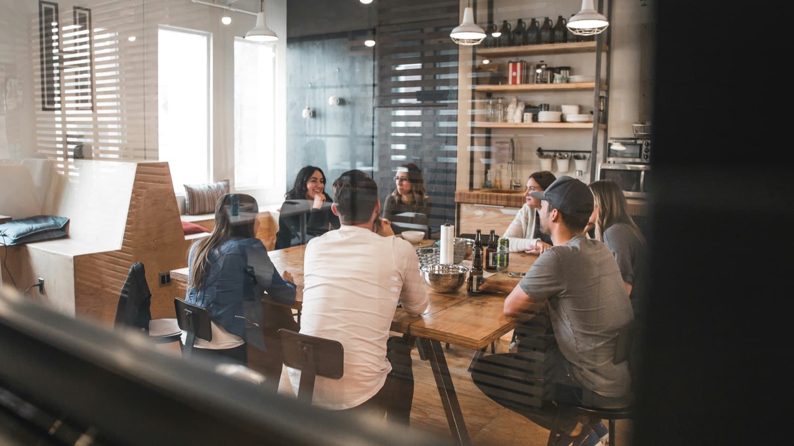 Riunione di lavoro in uno studio tecnico